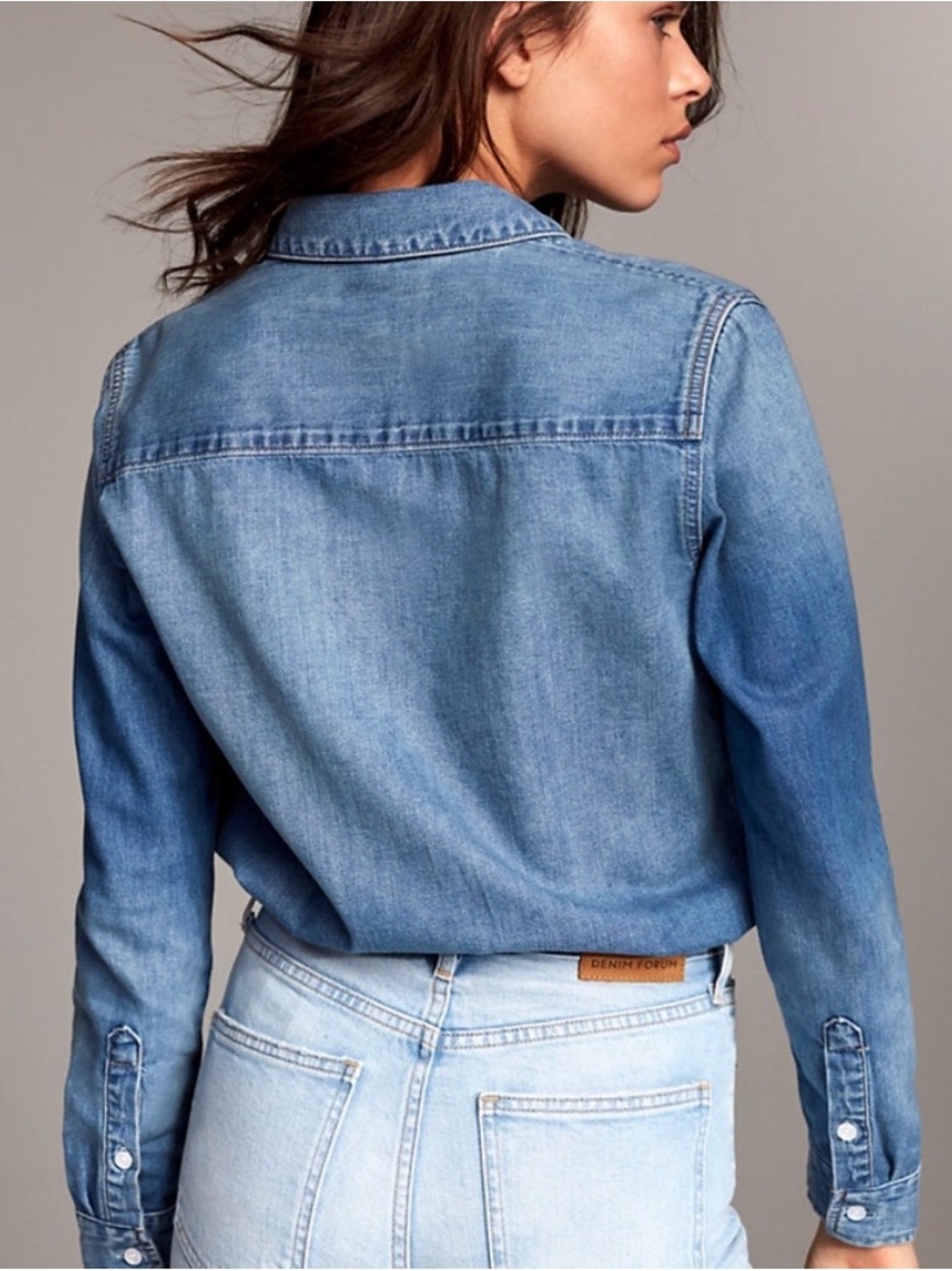 Denim Forum Two-Tone Denim Button-Down Shirt🥰🥰🥰 - Picture 4 of 11